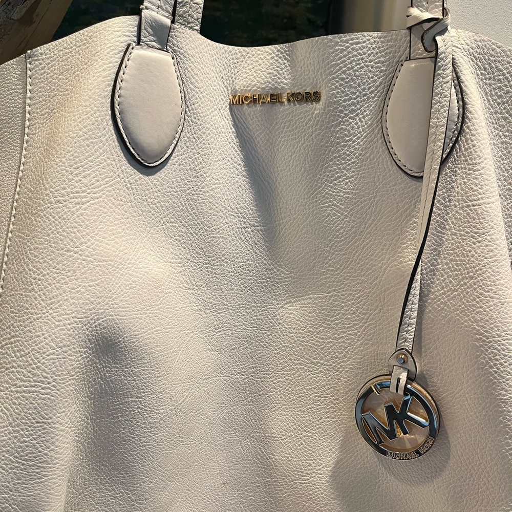 MICHAEL KORS REVERSIBLE WHITE/BLUE TOTE BAG ~ Excellent Condition - Picture 2 of 10